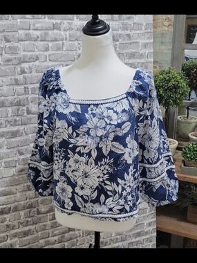 C&C California Linen Navy and White Floral Square-Neck Cropped Blouse Sz M, Boho